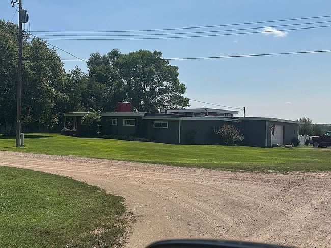 Photo of 103 E May St, Lewellen, NE