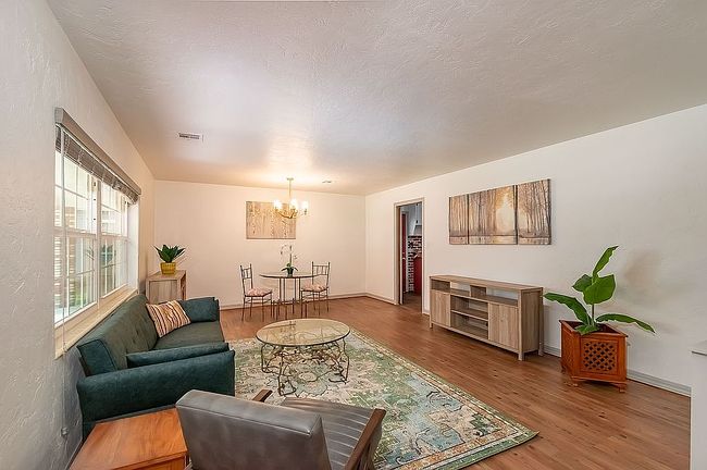 Image of 727 Se 12th St