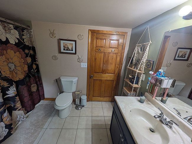 Photo of 35 Woodlawn St, South Hadley, MA
