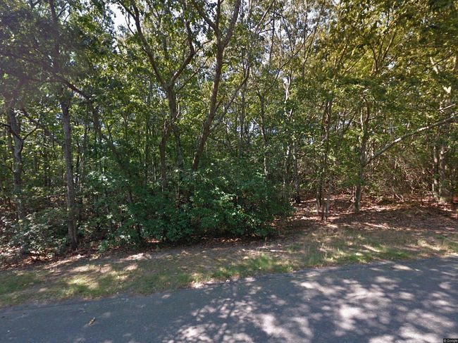 Photo of 5 Overlook Ln, Sag Harbor, NY