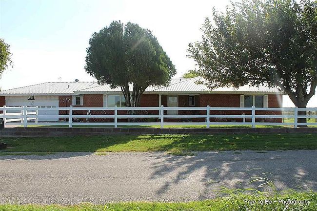 Photo of 1818 Bridgetown Rd, Burkburnett, TX