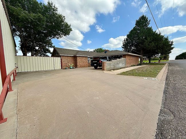 Image of 1716 W Avenue H