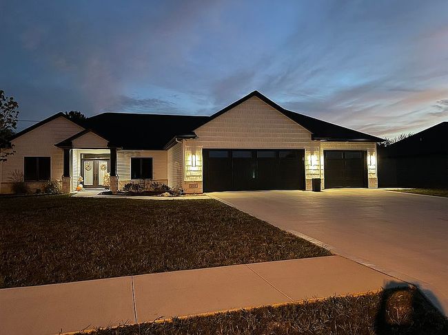 Image of 102 Fox Trail Dr