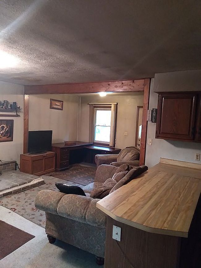 Photo of 107 Pleasant Ln, La Follette, TN