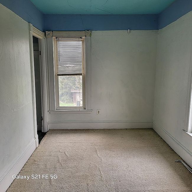 Image of 419 State St