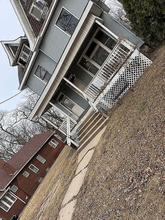 Photo of 1504 N Linn St
