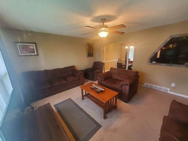 Photo of 516 Nw Brett Cir, Blue Springs, MO