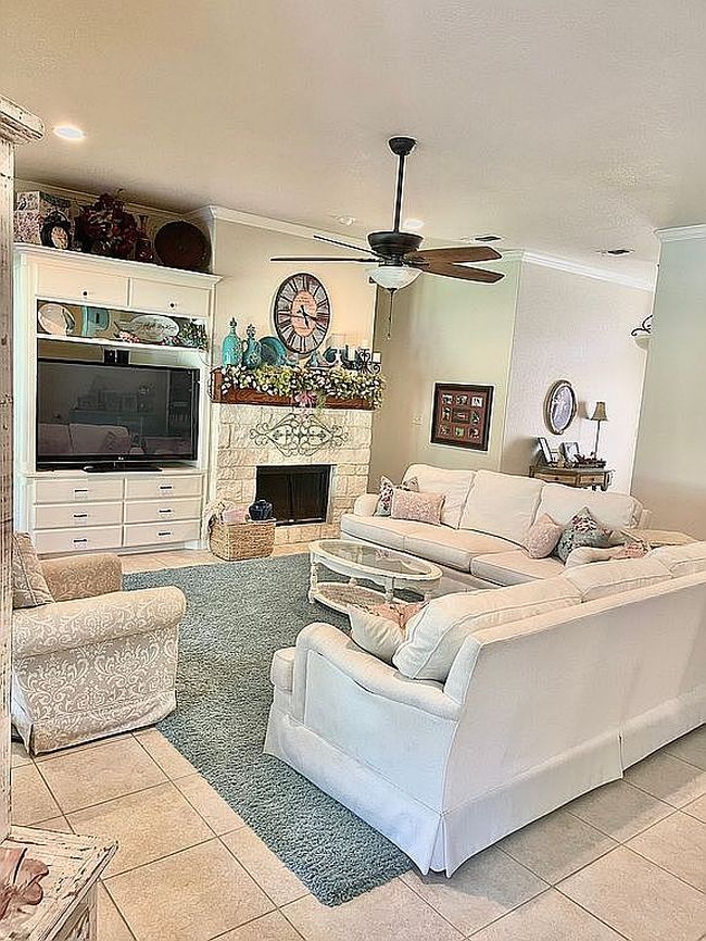 Photo of 3213 Crossbridge Cir, Granbury, TX