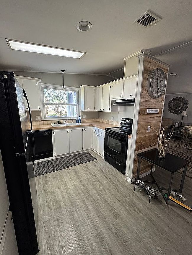Preview of property located at 11 Sea Fern Dr #190