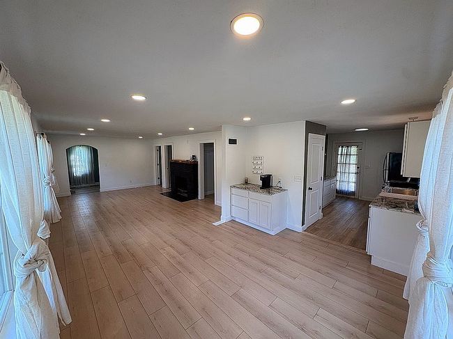 Additional photo 1 of property located at 734 Leberman Ave