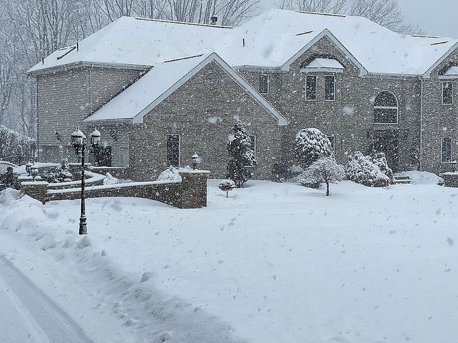 Photo of 1 Fountayne Ln, Manalapan, NJ