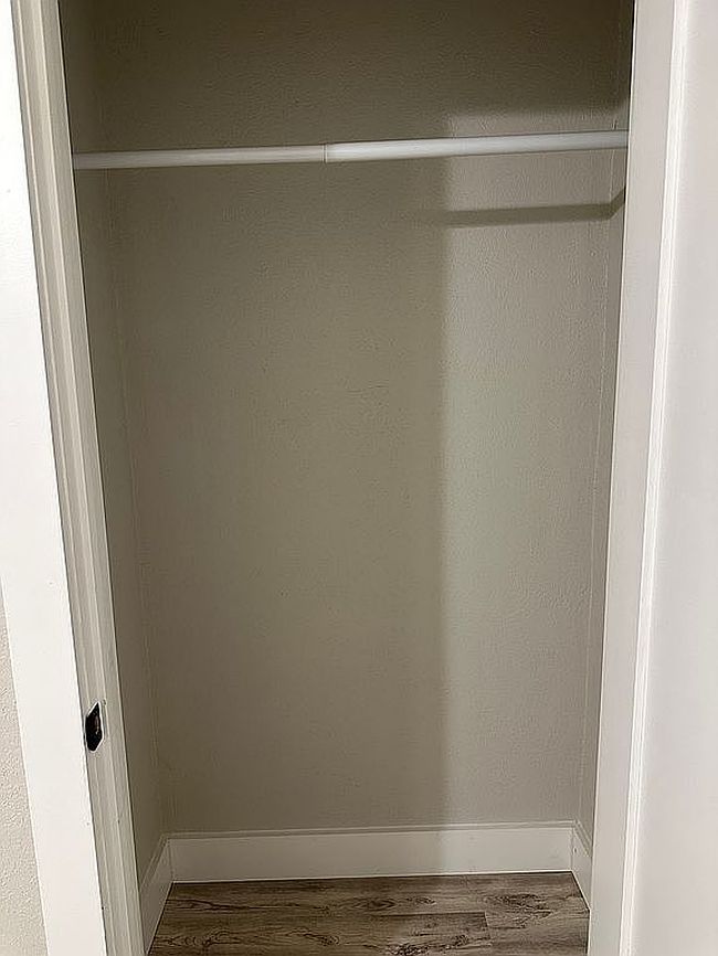 Image of 182 S 1 W