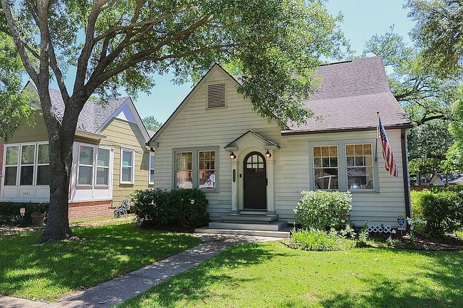Image of 1663 Saint Rose Ave