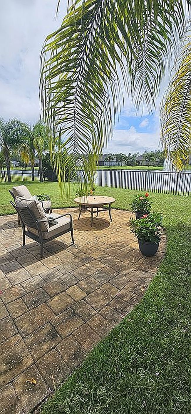 Photo of 233 Parkwood Cir