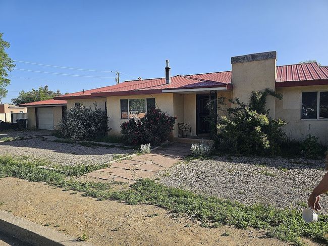 Photo of 201 Sipapu St, Taos, NM
