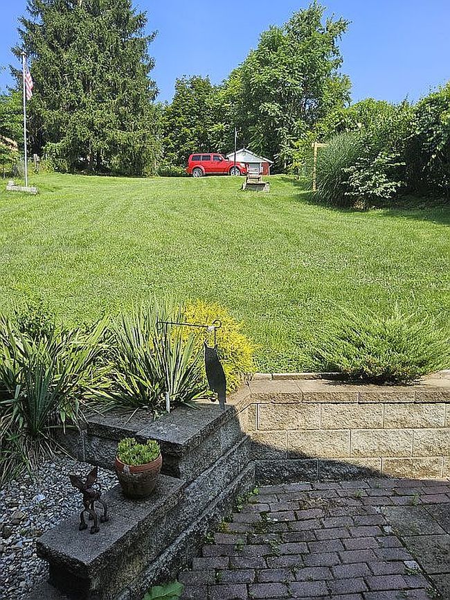Photo of 27 Mckean Ave, Donora, PA