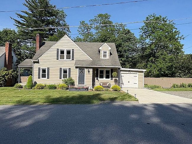 Photo of 1808 Parkway Dr, Honesdale, PA