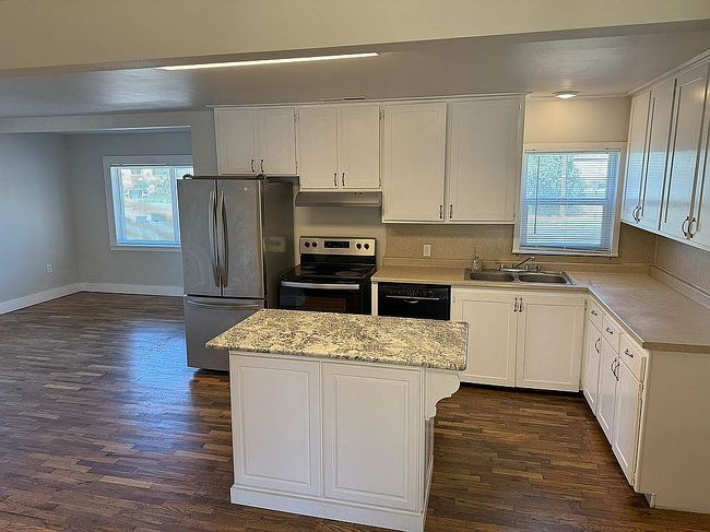 Additional photo 1 of property located at 220 E Beebe Ave