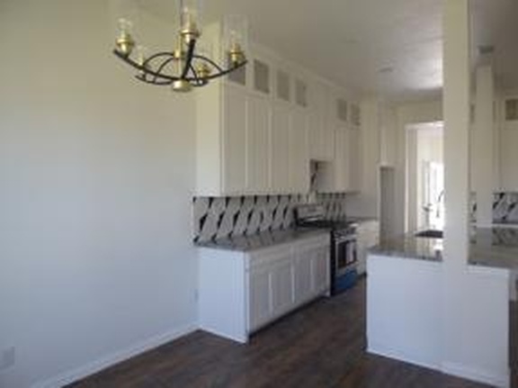 Image of 302 Little St