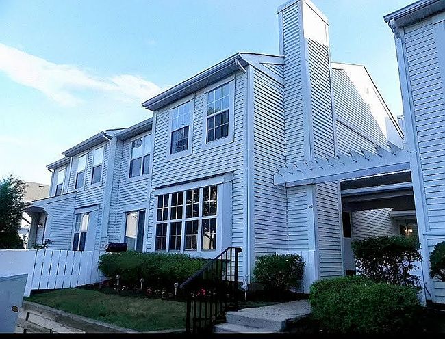 Photo of 90 Almond Dr