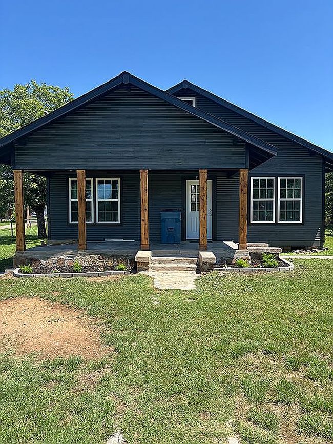 Photo of 512 W Wheeler St, Breckenridge, TX