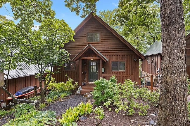 178 Harbour Point, Six Mile, SC