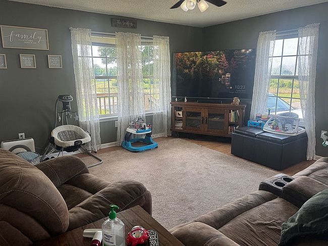 Image of 517 Hayfield Rd