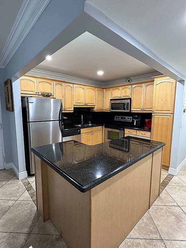 Photo of 700 Se 2nd Ave Apt 409, Deerfield Beach, FL