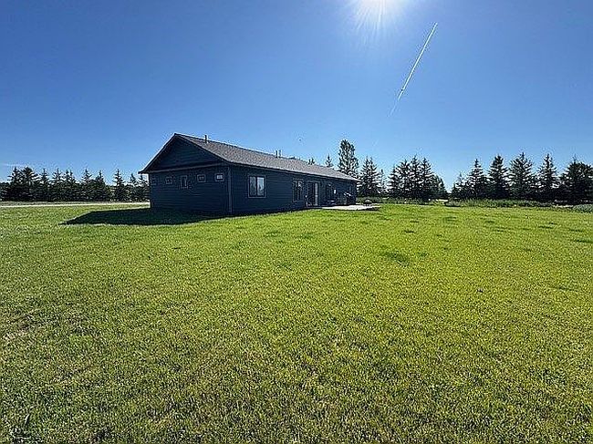 Additional photo 2 of property located at 108 Tamarack Dr Se