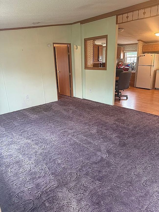 Photo of 4 Colonial Dr, Bentleyville, PA