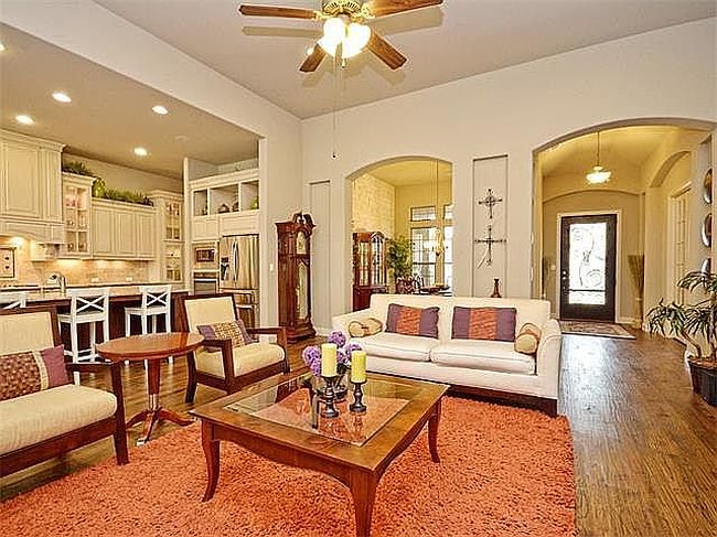 Additional photo 2 of property located at 166 Estrella Xing