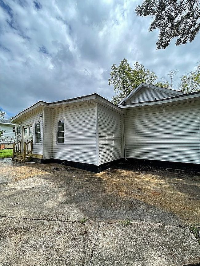 Photo of 217 Barnesville St, Thomaston, GA