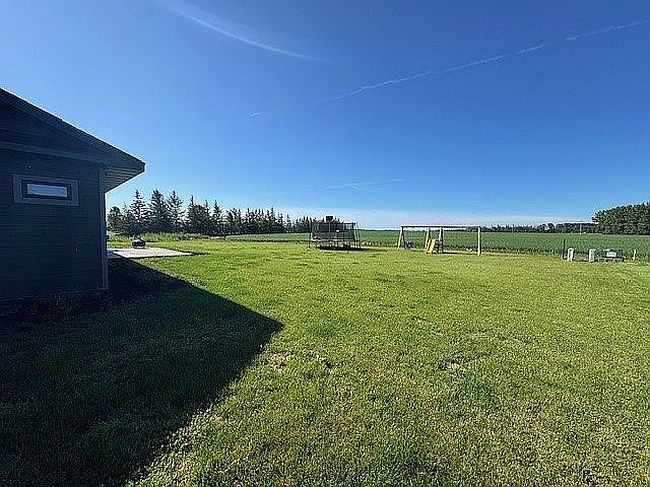 Additional photo 1 of property located at 108 Tamarack Dr Se