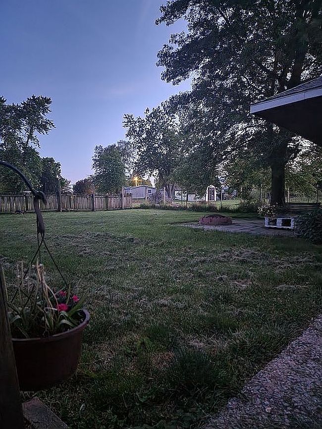 Photo of 178 N Starr St, Waggoner, IL
