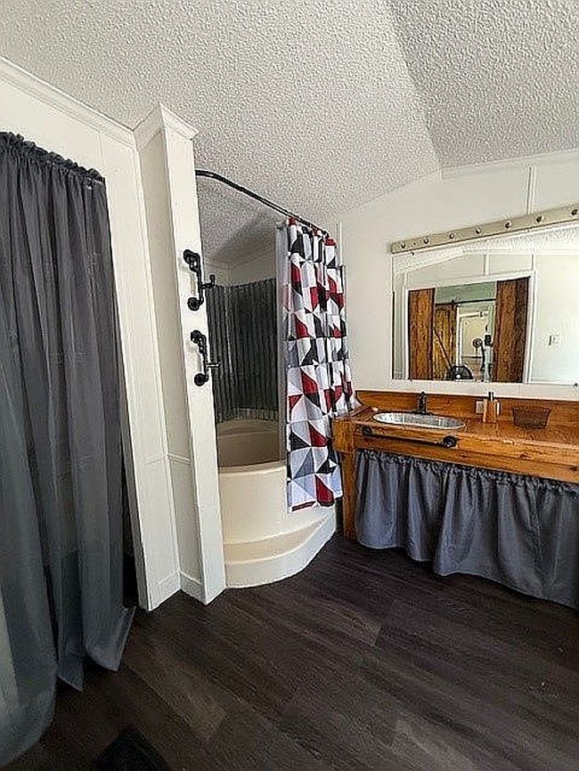 Photo of 404 E Pike St, Kirklin, IN