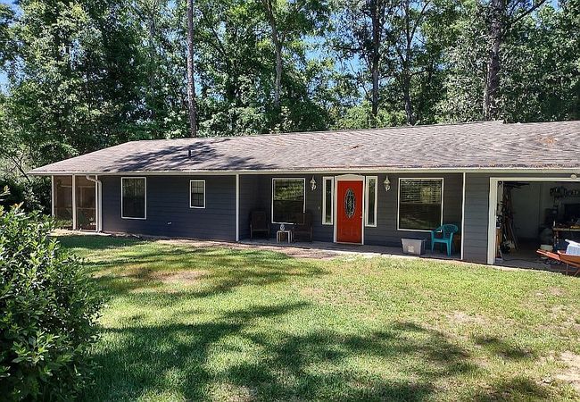 Photo of 525 Tharpe Cir, Quincy, FL