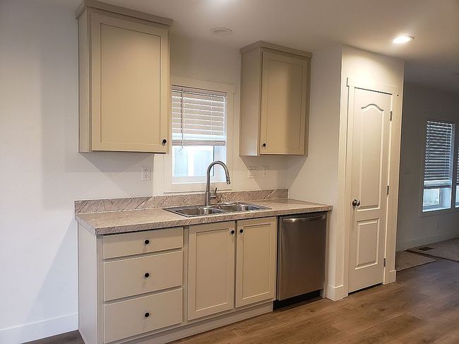 Image of 71 Tiger Dr