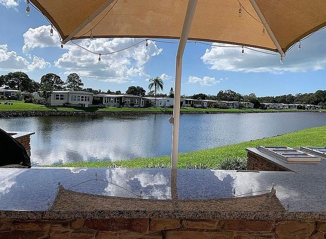 Photo of 3137 Saralake Dr S, Sarasota, FL