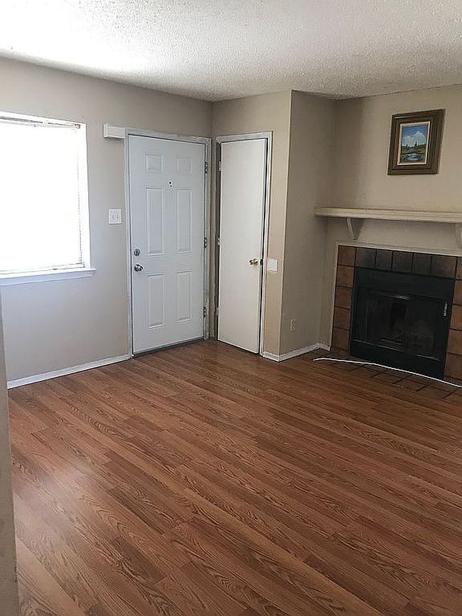 Photo of 300 W Mescalero Rd, Roswell, NM