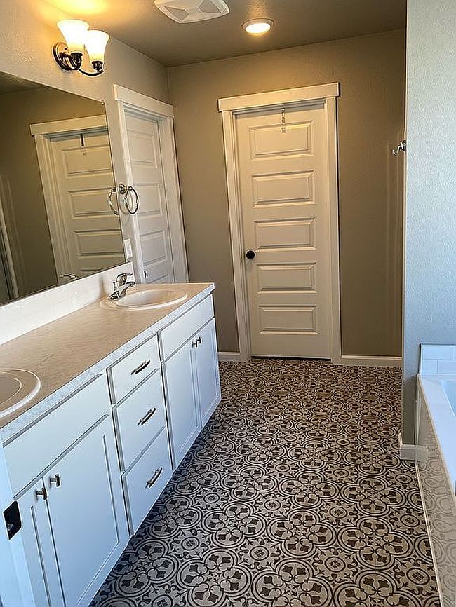 4712 W Merlin St, Moses Lake, WA