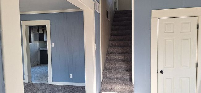 Image of 338 Ne Pine St