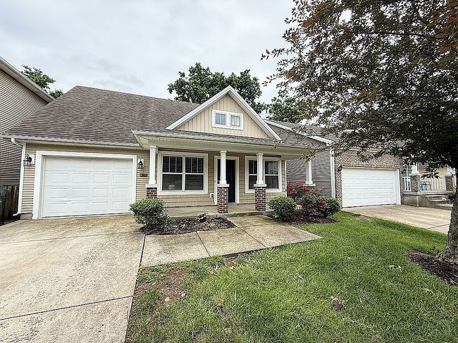 Image of 401 White Oak Trce