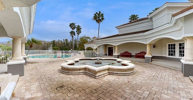 Photo of 13827 Fairway Island Dr, Orlando, FL