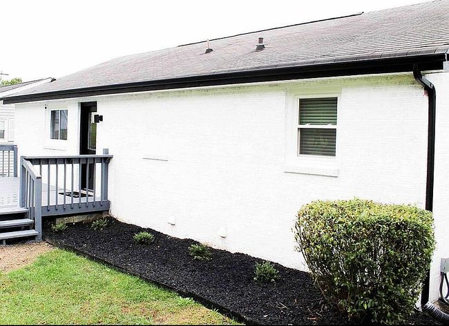 Image of 2413 Catherine St