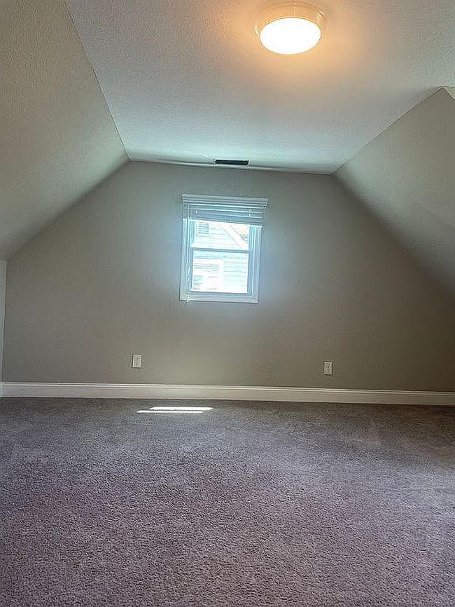 Image of 7622 Newport Ave