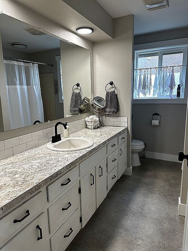 Photo of 325 Dunham Ave, Woodland, WA