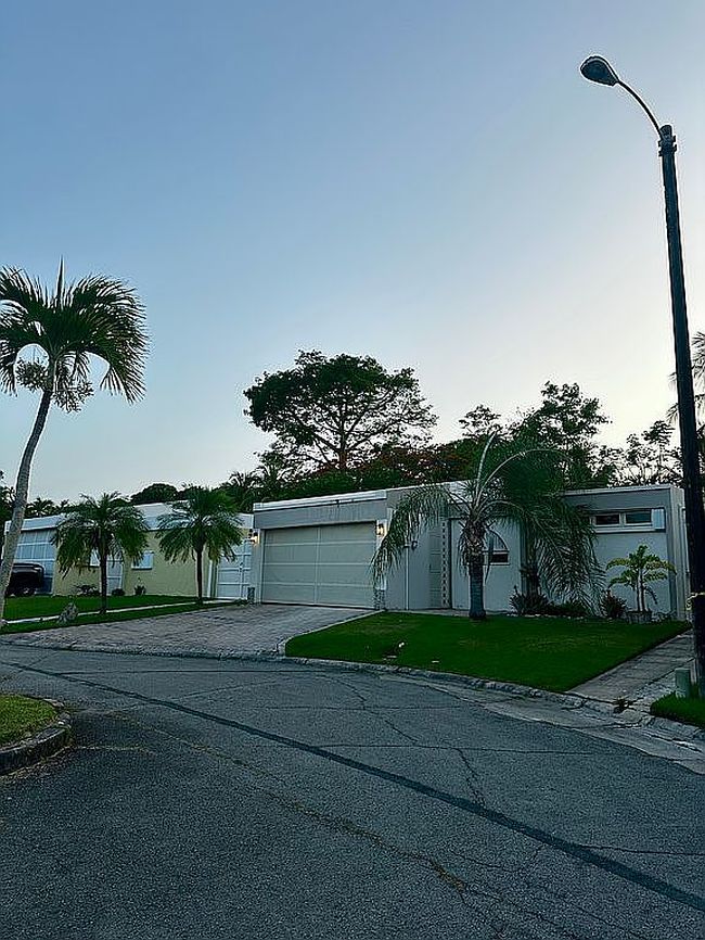 Photo of 6 Two #J, Humacao, PR