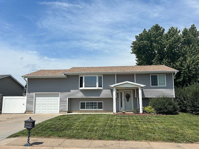 214 W Kent St, Hastings, NE