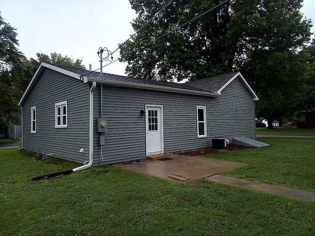 Photo of 604 W Jefferson St, Petersburg, IL