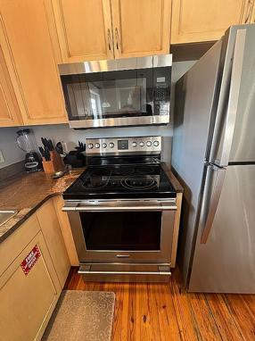 Image of 8410 Thomas Dr Apt 4